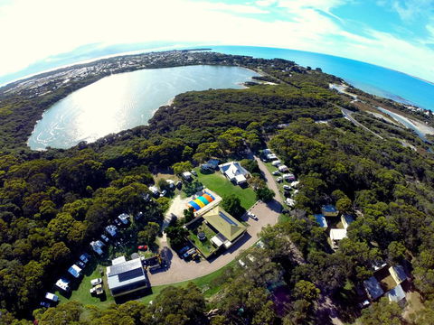 Robe Holiday Park - Sydneys Hotel 0