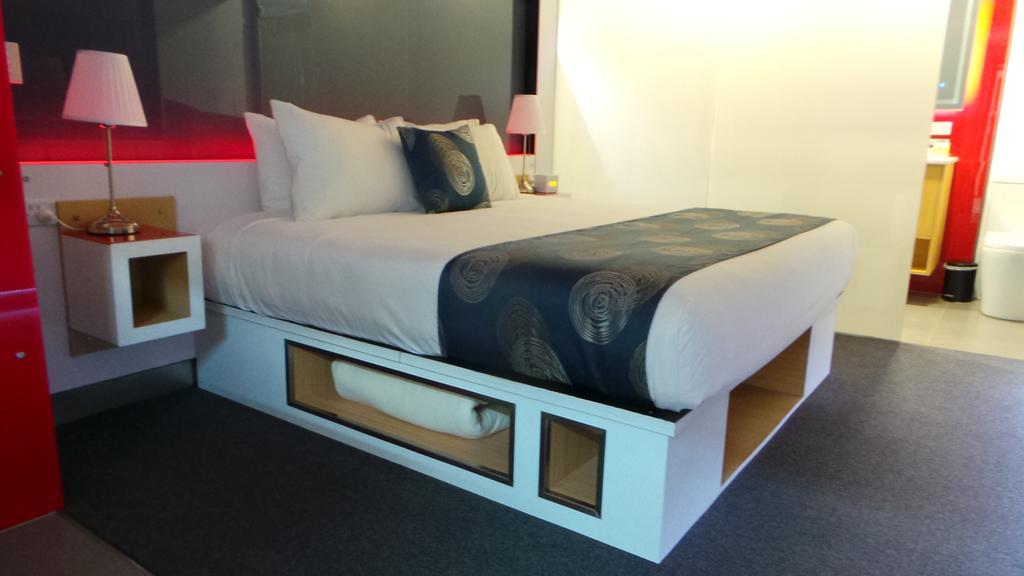 Dagun QLD Sydneys Hotel