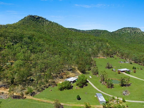 Rosa Estate In Broke - Two 3br House In Walking Distance To Cellar Doors - Sydneys Hotel 2