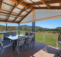 Rosamund House in Broke 4br House in walking distance to Cellar Doors - Sydneys Hotel