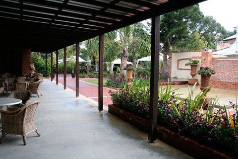 Rose & Crown Hotel - Sydneys Hotel 3