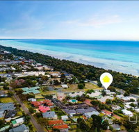 Rosebud Beachhouse Across from Beach - Sydneys Hotel