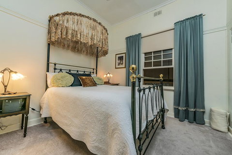 Rostrata Country House - Sydneys Hotel 1