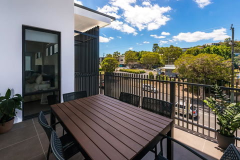 Round About Bulimba - Executive 3BR Bulimba Apartment Near Oxford St Shops And Restaurants - Sydneys Hotel 3