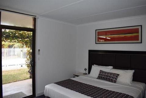 Roundhouse Motel - Sydneys Hotel 2