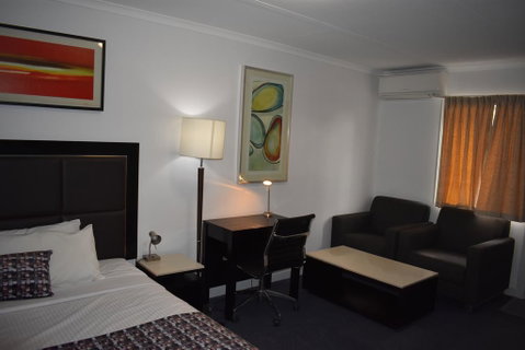 Roundhouse Motel - Sydneys Hotel 1