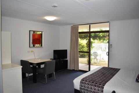 Roundhouse Motel - Sydneys Hotel 3
