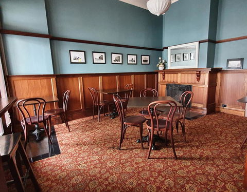 Royal Hotel - Sydneys Hotel 1