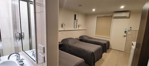 Ryley Motor Inn - Sydneys Hotel 2