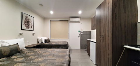 Ryley Motor Inn - Sydneys Hotel 0