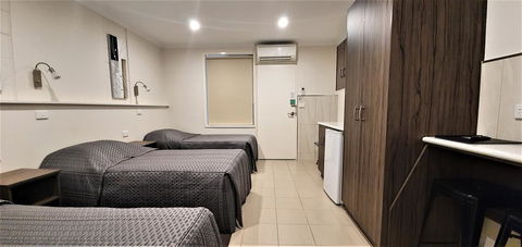 Ryley Motor Inn - Sydneys Hotel 1