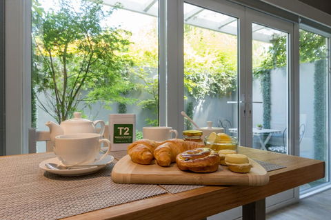 Sailaway Beach House - Sydneys Hotel 3