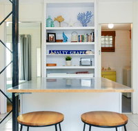 Salty Grape Beach House - Sydneys Hotel