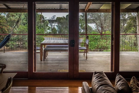 Samphire Beach House - Sydneys Hotel 0