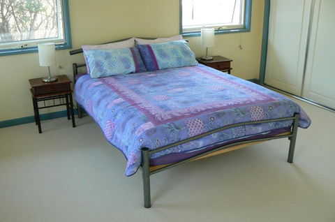 Sandy Point Beach Escape 1 Bedroom Apartment - Sydneys Hotel 2