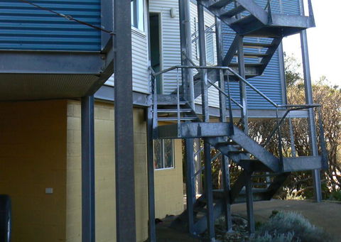 Sandy Point Beach Escape 1 Bedroom Apartment - Sydneys Hotel 1