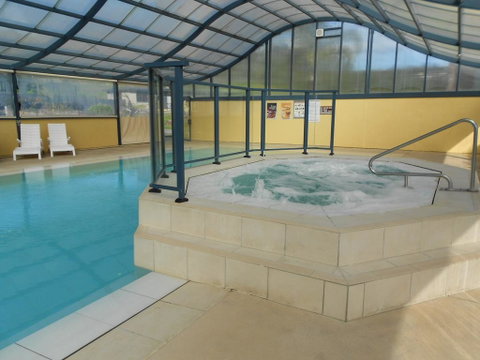 Sapphire Valley Caravan Park - Sydneys Hotel 0