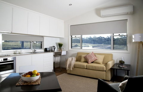 Savannah Cabins, Taronga Western Plains Zoo - Sydneys Hotel 0