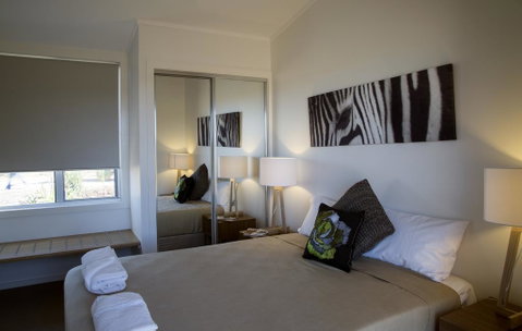 Savannah Cabins, Taronga Western Plains Zoo - Sydneys Hotel 3