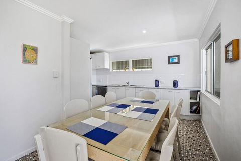 Sea Shack - 29 Pelican Street, Peregian Beach, Noosa Area - Sydneys Hotel 3