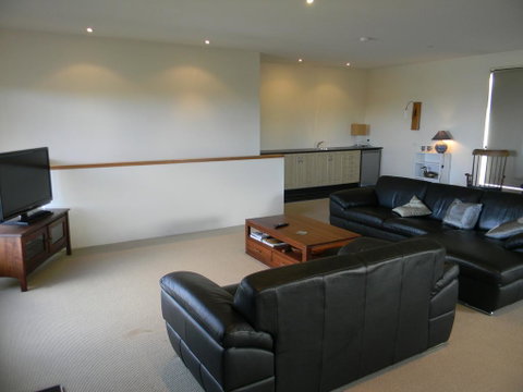 Seabreeze - Sydneys Hotel 1