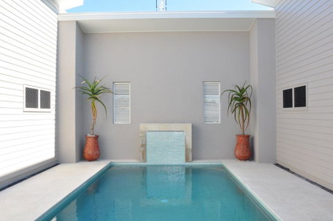 Seadaze 1 - Rainbow Beach, Gorgeous Unit Close To The Beach, Aircon, Pool - Sydneys Hotel 3