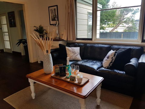 Seas The Day - Sydneys Hotel 3