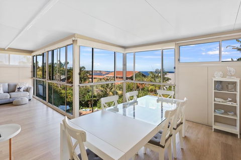 Serenity By The Sea - Sydneys Hotel 3