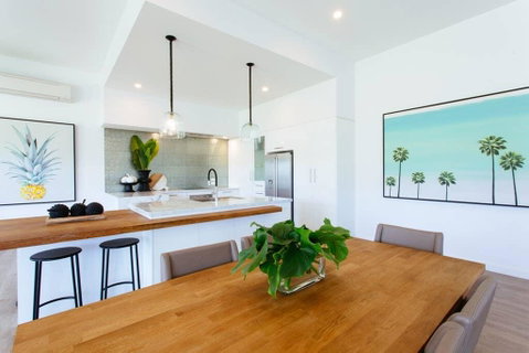 Shack 207 - Sydneys Hotel 2