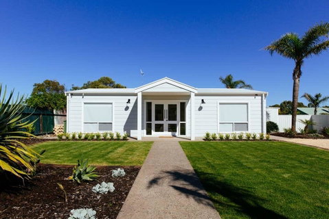 Shack 207 - Sydneys Hotel 0