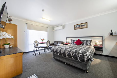 Shearing Shed Motor Inn - Sydneys Hotel 2