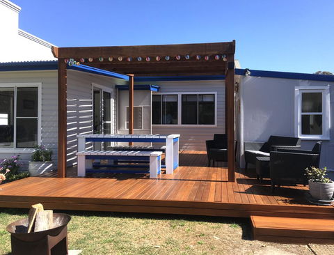 Shellharbour Beach Cottage - Walk Onto Patrolled Beach With Flags In Summer - Sydneys Hotel 0