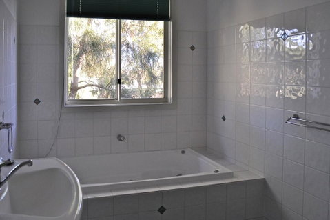 Sheoak Holiday Home - Sydneys Hotel 1