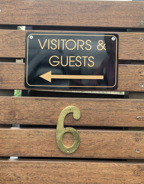Short Stays Gippsland (Newborough) - Sydneys Hotel 3