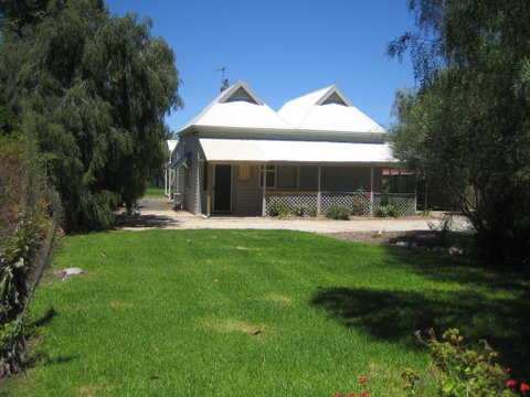 Showgrounds Cottage Naracoorte - Sydneys Hotel 0