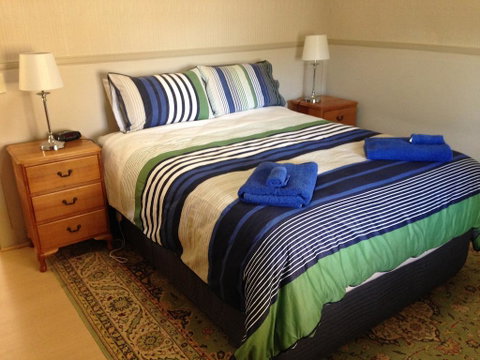 Showgrounds Cottage Naracoorte - Sydneys Hotel 1