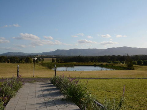 Silver Springs Estate 4br House + 6br House With Wifi, Pool. Fireplace, Views, Olives And Space - Sydneys Hotel 2
