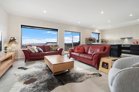 Silverdown - Sydneys Hotel 0