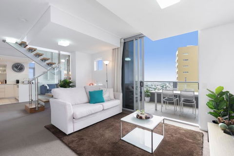 SK1 - Spotless 2BR SkyHome Long Stays Welcome - Sydneys Hotel 3