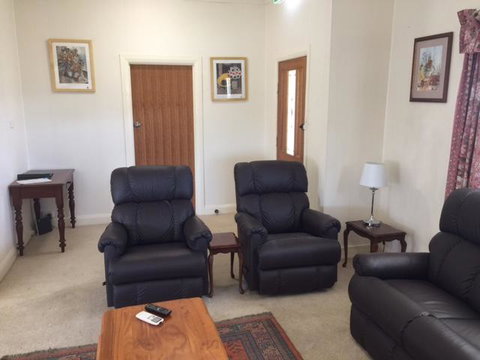 Smith Street Cottage Naracoorte - Sydneys Hotel 3
