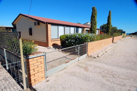 Smoky Bay Holiday House - Sydneys Hotel 2