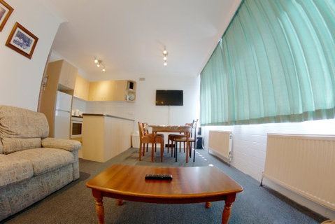 Snow Ski Apartments 05 - Sydneys Hotel 2