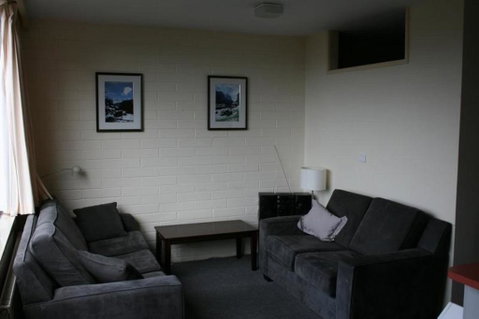 Snow Ski Apartments 19 - Sydneys Hotel 3
