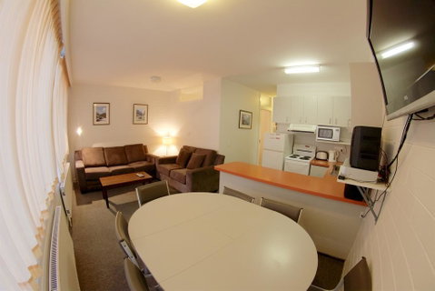 Snow Ski Apartments 19 - Sydneys Hotel 2