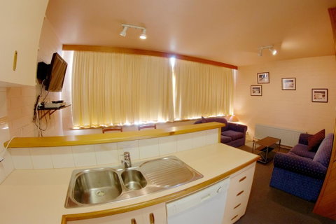 Snow Ski Apartments 29 - Sydneys Hotel 1