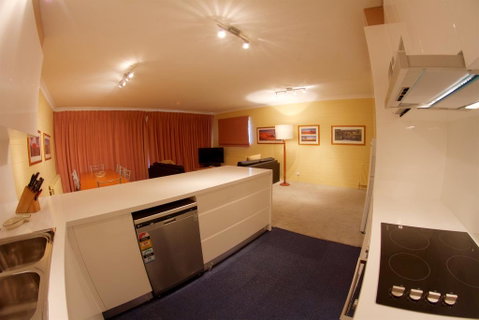 Snow Ski Apartments 36 - Sydneys Hotel 1