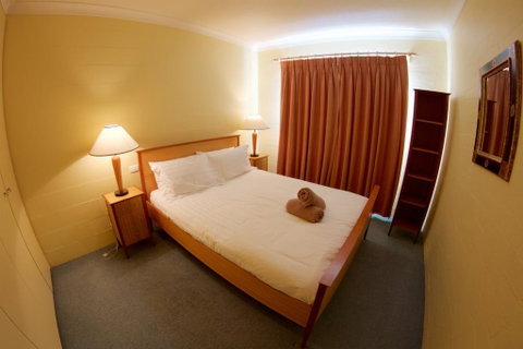 Snow Ski Apartments 41 - Sydneys Hotel 2