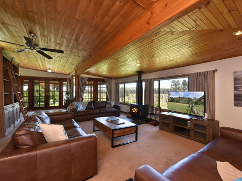 Soldiers Cottage Picturebook Vineyard Home - Sydneys Hotel 2