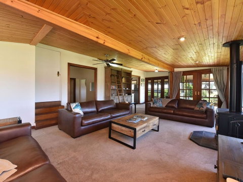 Soldiers Cottage Picturebook Vineyard Home - Sydneys Hotel 3
