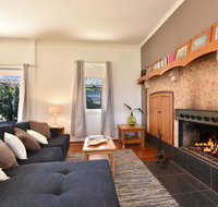 Somerville Wines Farmstay in Broke super cute house on working farm. Walk for miles. - Sydneys Hotel